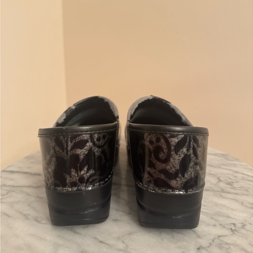 Dansko Professional Black And Silver Patent Leather Clog Women’s Size 37 - Picture 5 of 7
